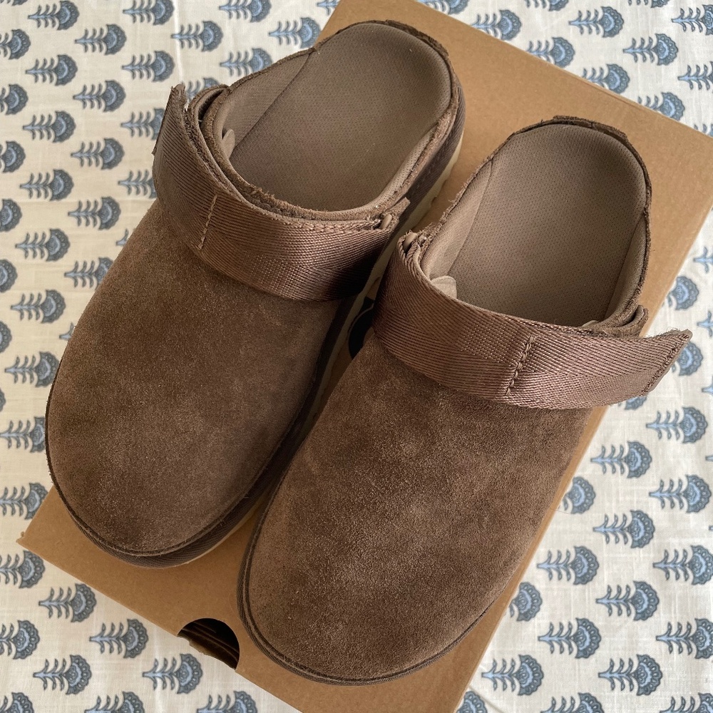UGG Goldenstar Clog ~ Hickory ~ Sz 8